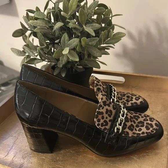 Crown & Ivy Black and Leopard Heels with Chain Detail - Picture 3 of 6